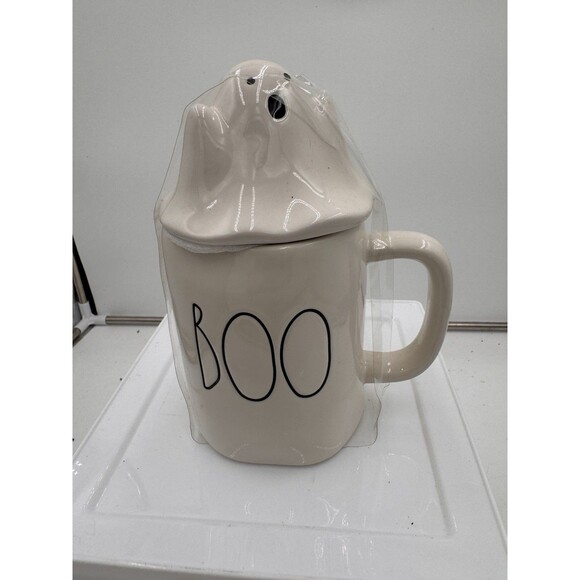 Rae Dunn Halloween Coffee Mug 2021 “BOO” White Mug With Ghost Topper Lid HTF New - Picture 1 of 3